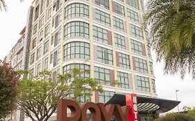 Roxy Hotel 3Rd Mile